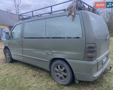 Зеленый Мерседес Вито, объемом двигателя 2.3 л и пробегом 350 тыс. км за 2500 $, фото 7 на Automoto.ua