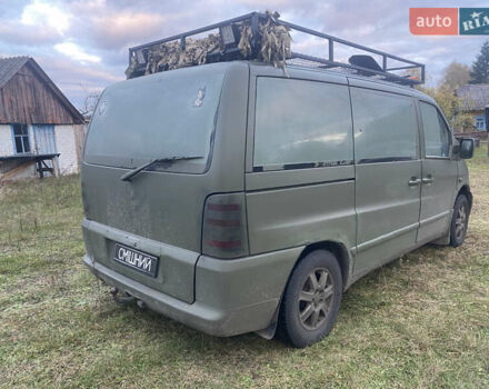 Зеленый Мерседес Вито, объемом двигателя 2.3 л и пробегом 350 тыс. км за 2500 $, фото 4 на Automoto.ua