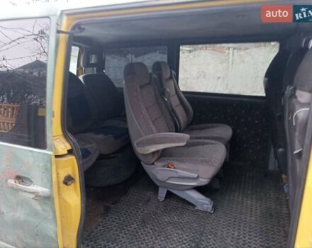 Зеленый Мерседес Вито, объемом двигателя 2.2 л и пробегом 300 тыс. км за 4500 $, фото 6 на Automoto.ua