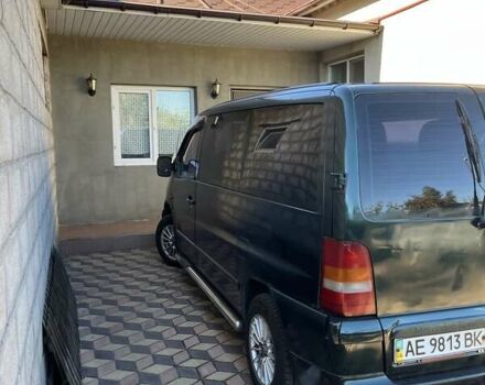 Зеленый Мерседес Вито, объемом двигателя 2.2 л и пробегом 277 тыс. км за 4300 $, фото 1 на Automoto.ua