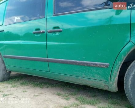 Зелений Мерседес Віто, об'ємом двигуна 2.15 л та пробігом 400 тис. км за 4750 $, фото 1 на Automoto.ua
