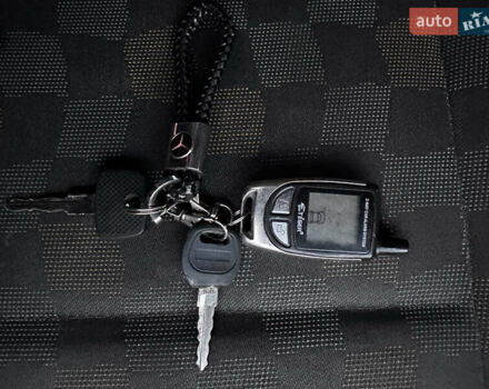 Зеленый Мерседес Вито, объемом двигателя 2.15 л и пробегом 432 тыс. км за 3500 $, фото 24 на Automoto.ua