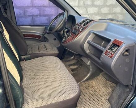 Зеленый Мерседес Вито, объемом двигателя 2.2 л и пробегом 277 тыс. км за 4300 $, фото 5 на Automoto.ua