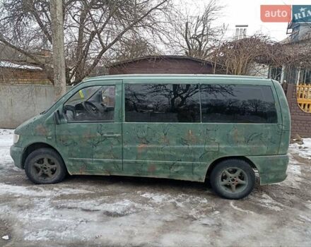 Зеленый Мерседес Вито, объемом двигателя 2.2 л и пробегом 300 тыс. км за 4500 $, фото 2 на Automoto.ua