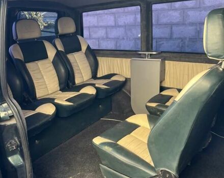 Зеленый Мерседес Вито, объемом двигателя 2.2 л и пробегом 277 тыс. км за 4300 $, фото 4 на Automoto.ua