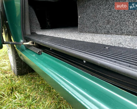 Зеленый Мерседес Вито, объемом двигателя 2.2 л и пробегом 370 тыс. км за 6000 $, фото 28 на Automoto.ua