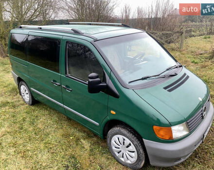 Зеленый Мерседес Вито, объемом двигателя 2.2 л и пробегом 370 тыс. км за 6000 $, фото 1 на Automoto.ua
