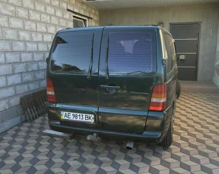 Зеленый Мерседес Вито, объемом двигателя 2.2 л и пробегом 277 тыс. км за 4300 $, фото 3 на Automoto.ua