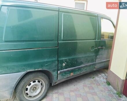 Зеленый Мерседес Вито, объемом двигателя 2.5 л и пробегом 150 тыс. км за 3500 $, фото 1 на Automoto.ua