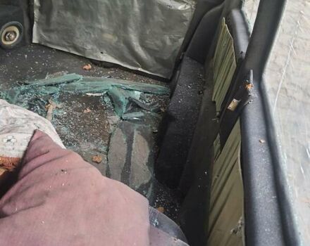 Зеленый Мерседес Вито, объемом двигателя 2.15 л и пробегом 368 тыс. км за 1700 $, фото 5 на Automoto.ua