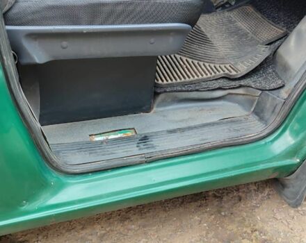 Зелений Мерседес Віто, об'ємом двигуна 2.1 л та пробігом 500 тис. км за 4200 $, фото 4 на Automoto.ua