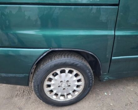 Зелений Мерседес Віто, об'ємом двигуна 2.1 л та пробігом 380 тис. км за 5100 $, фото 2 на Automoto.ua