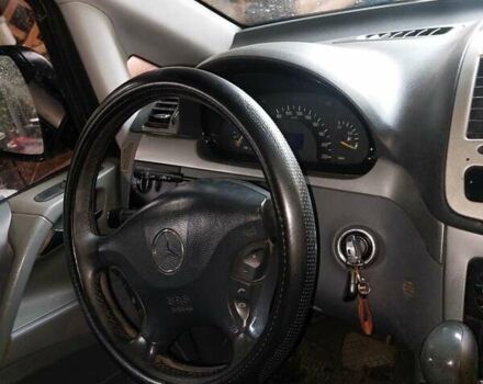 Зелений Мерседес Віто, об'ємом двигуна 2.15 л та пробігом 300 тис. км за 7500 $, фото 9 на Automoto.ua