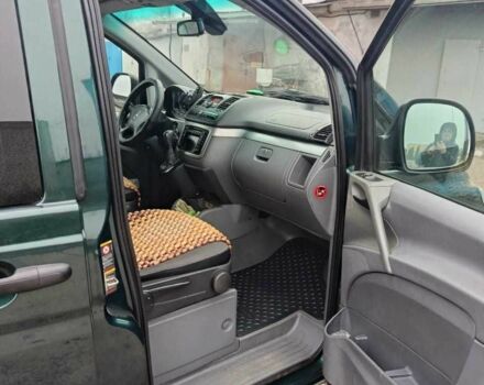 Зеленый Мерседес Вито, объемом двигателя 2.2 л и пробегом 200 тыс. км за 8300 $, фото 3 на Automoto.ua