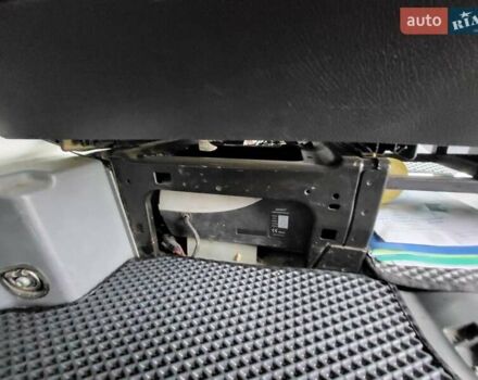 Зеленый Мерседес Вито, объемом двигателя 2.15 л и пробегом 458 тыс. км за 9900 $, фото 9 на Automoto.ua