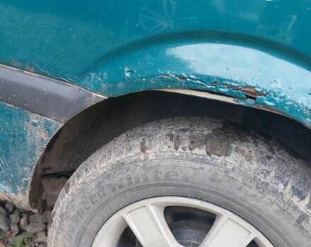 Зеленый Мерседес Вито, объемом двигателя 2.2 л и пробегом 300 тыс. км за 4900 $, фото 2 на Automoto.ua