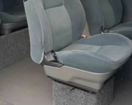 Зеленый Мерседес Вито, объемом двигателя 2.2 л и пробегом 186 тыс. км за 9998 $, фото 2 на Automoto.ua