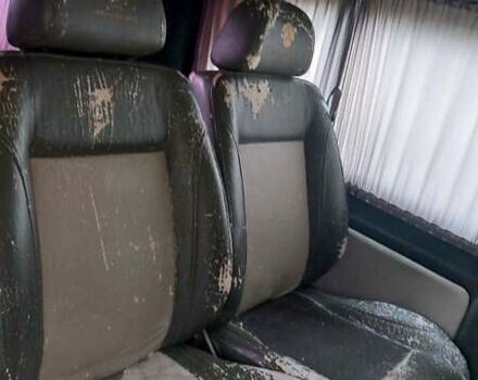 Зеленый Мерседес Вито, объемом двигателя 2.2 л и пробегом 300 тыс. км за 4900 $, фото 7 на Automoto.ua