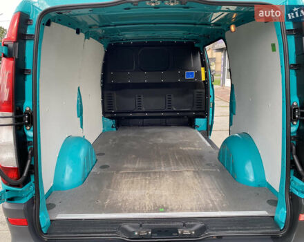 Зеленый Мерседес Вито, объемом двигателя 2.14 л и пробегом 328 тыс. км за 13700 $, фото 33 на Automoto.ua