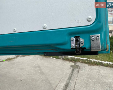 Зеленый Мерседес Вито, объемом двигателя 2.14 л и пробегом 328 тыс. км за 13700 $, фото 40 на Automoto.ua