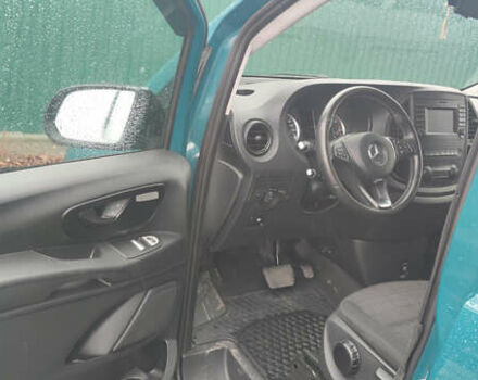 Зеленый Мерседес Вито, объемом двигателя 2.1 л и пробегом 155 тыс. км за 22100 $, фото 6 на Automoto.ua