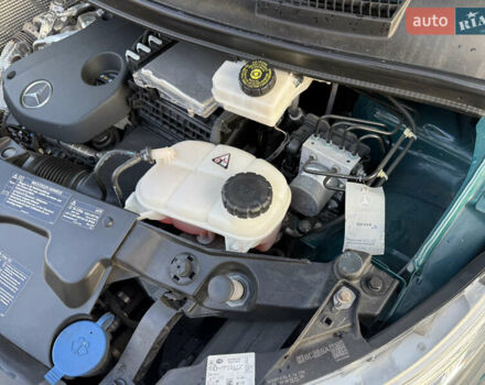 Зелений Мерседес Віто, об'ємом двигуна 1.95 л та пробігом 225 тис. км за 23999 $, фото 27 на Automoto.ua