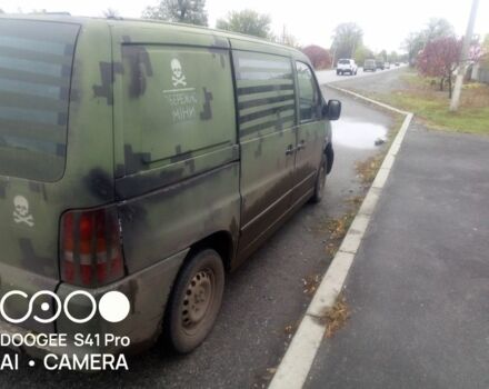 Зеленый Мерседес Вито, объемом двигателя 2.2 л и пробегом 450 тыс. км за 2500 $, фото 6 на Automoto.ua