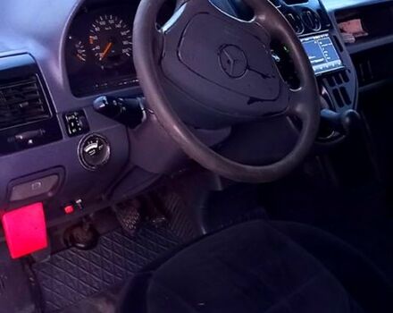 Зеленый Мерседес Вито, объемом двигателя 2.3 л и пробегом 300 тыс. км за 3200 $, фото 2 на Automoto.ua