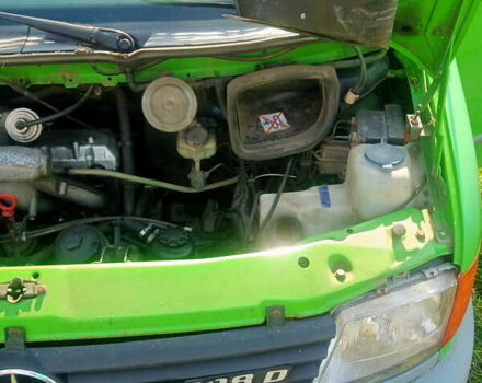 Зелений Мерседес Віто, об'ємом двигуна 2.4 л та пробігом 450 тис. км за 3500 $, фото 11 на Automoto.ua