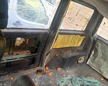 Зелений Мерседес Віто, об'ємом двигуна 2.2 л та пробігом 382 тис. км за 1700 $, фото 3 на Automoto.ua