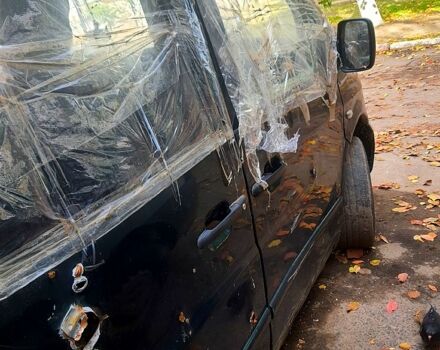 Зелений Мерседес Віто, об'ємом двигуна 2.2 л та пробігом 382 тис. км за 1700 $, фото 4 на Automoto.ua