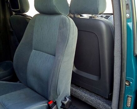 Зеленый Мерседес Вито, объемом двигателя 2.1 л и пробегом 186 тыс. км за 9900 $, фото 5 на Automoto.ua