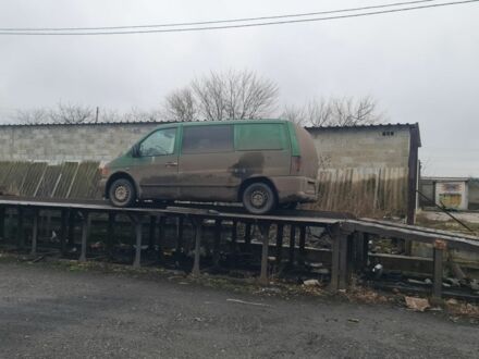 Зеленый Мерседес Вито, объемом двигателя 2.3 л и пробегом 1000 тыс. км за 1500 $, фото 1 на Automoto.ua