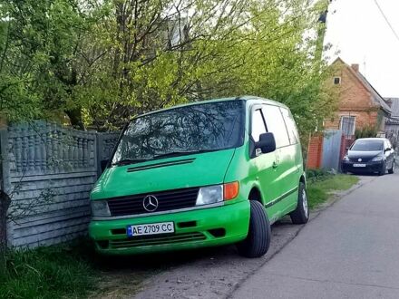 Мерседес Вито 1999 в Днепре (Днепропетровске) на Automoto.ua Зеленый Мерседес Вито, объемом двигателя 2.1 л и пробегом 0 тыс. км за 3000 $, фото 1 на Automoto.ua
