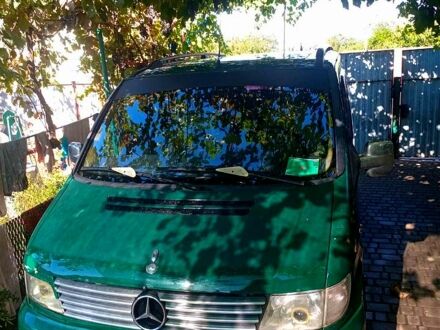 Зелений Мерседес Віто, об'ємом двигуна 2.2 л та пробігом 400 тис. км за 5000 $, фото 1 на Automoto.ua