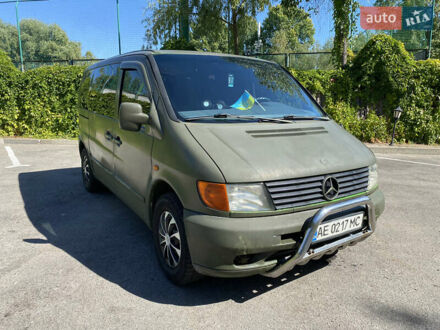 Зеленый Мерседес Вито, объемом двигателя 2.15 л и пробегом 400 тыс. км за 3800 $, фото 1 на Automoto.ua