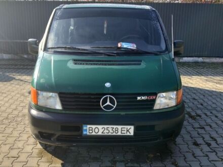 Зеленый Мерседес Вито, объемом двигателя 2.2 л и пробегом 290 тыс. км за 3900 $, фото 1 на Automoto.ua