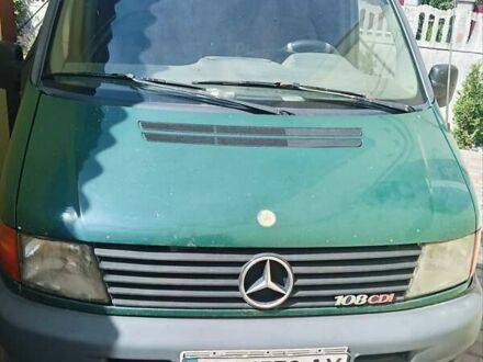 Зеленый Мерседес Вито, объемом двигателя 2.5 л и пробегом 150 тыс. км за 3500 $, фото 1 на Automoto.ua