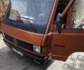 Оранжевый Мерседес Вито, объемом двигателя 2.4 л и пробегом 400 тыс. км за 2024 $, фото 1 на Automoto.ua