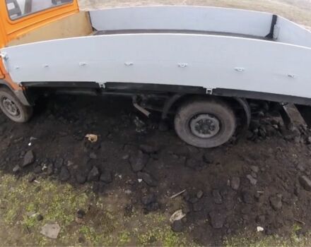 Оранжевый Мерседес Вито, объемом двигателя 2.4 л и пробегом 400 тыс. км за 2024 $, фото 5 на Automoto.ua