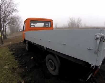 Оранжевый Мерседес Вито, объемом двигателя 2.4 л и пробегом 400 тыс. км за 2024 $, фото 6 на Automoto.ua