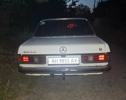 Белый Мерседес В123, объемом двигателя 2.4 л и пробегом 350 тыс. км за 1300 $, фото 6 на Automoto.ua