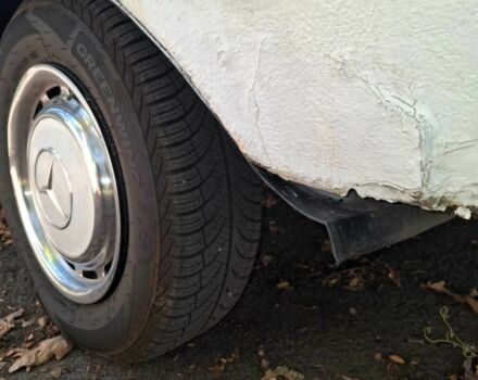 Белый Мерседес В123, объемом двигателя 2.4 л и пробегом 350 тыс. км за 1300 $, фото 2 на Automoto.ua