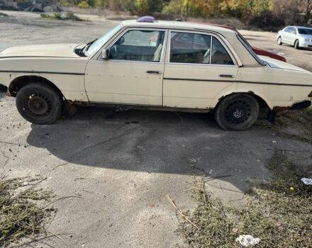 Білий Мерседес В123, об'ємом двигуна 0 л та пробігом 777 тис. км за 286 $, фото 3 на Automoto.ua