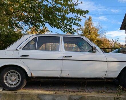 Білий Мерседес В123, об'ємом двигуна 2 л та пробігом 446 тис. км за 1999 $, фото 6 на Automoto.ua