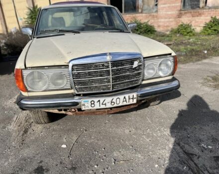 Белый Мерседес В123, объемом двигателя 0 л и пробегом 777 тыс. км за 286 $, фото 1 на Automoto.ua