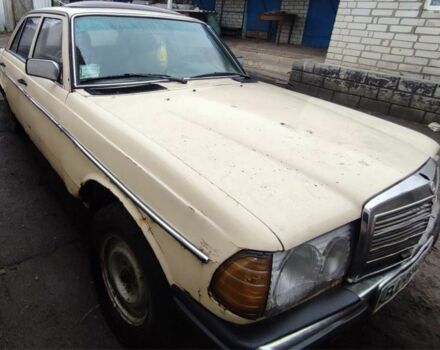 Бежевый Мерседес В123, объемом двигателя 2.4 л и пробегом 360 тыс. км за 1000 $, фото 3 на Automoto.ua