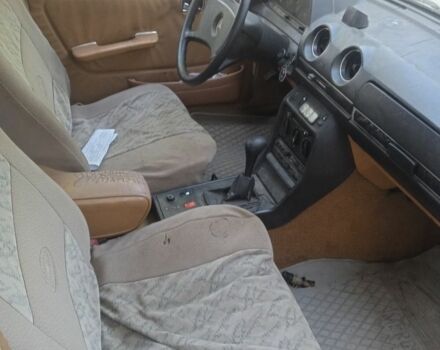 Бежевый Мерседес В123, объемом двигателя 2.3 л и пробегом 300 тыс. км за 1188 $, фото 3 на Automoto.ua