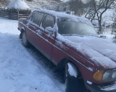 Красный Мерседес В123, объемом двигателя 0 л и пробегом 2 тыс. км за 591 $, фото 2 на Automoto.ua