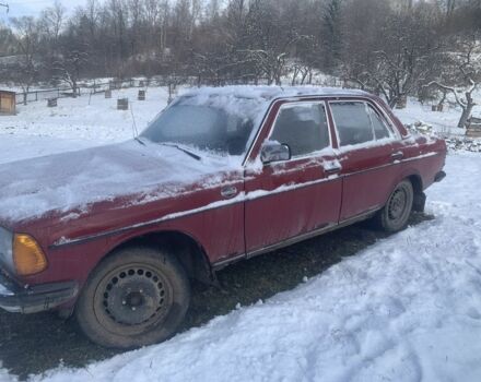 Красный Мерседес В123, объемом двигателя 0 л и пробегом 2 тыс. км за 591 $, фото 1 на Automoto.ua